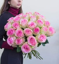 25 нежно розовых роз " Эсперансе"